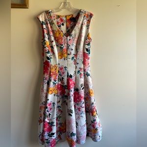 Beautiful dress. Size 14.